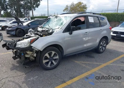 2018 Subaru Forester 2.5I Premium z USA, uszkodzony, nr VIN JF2SJAGC2JH521222